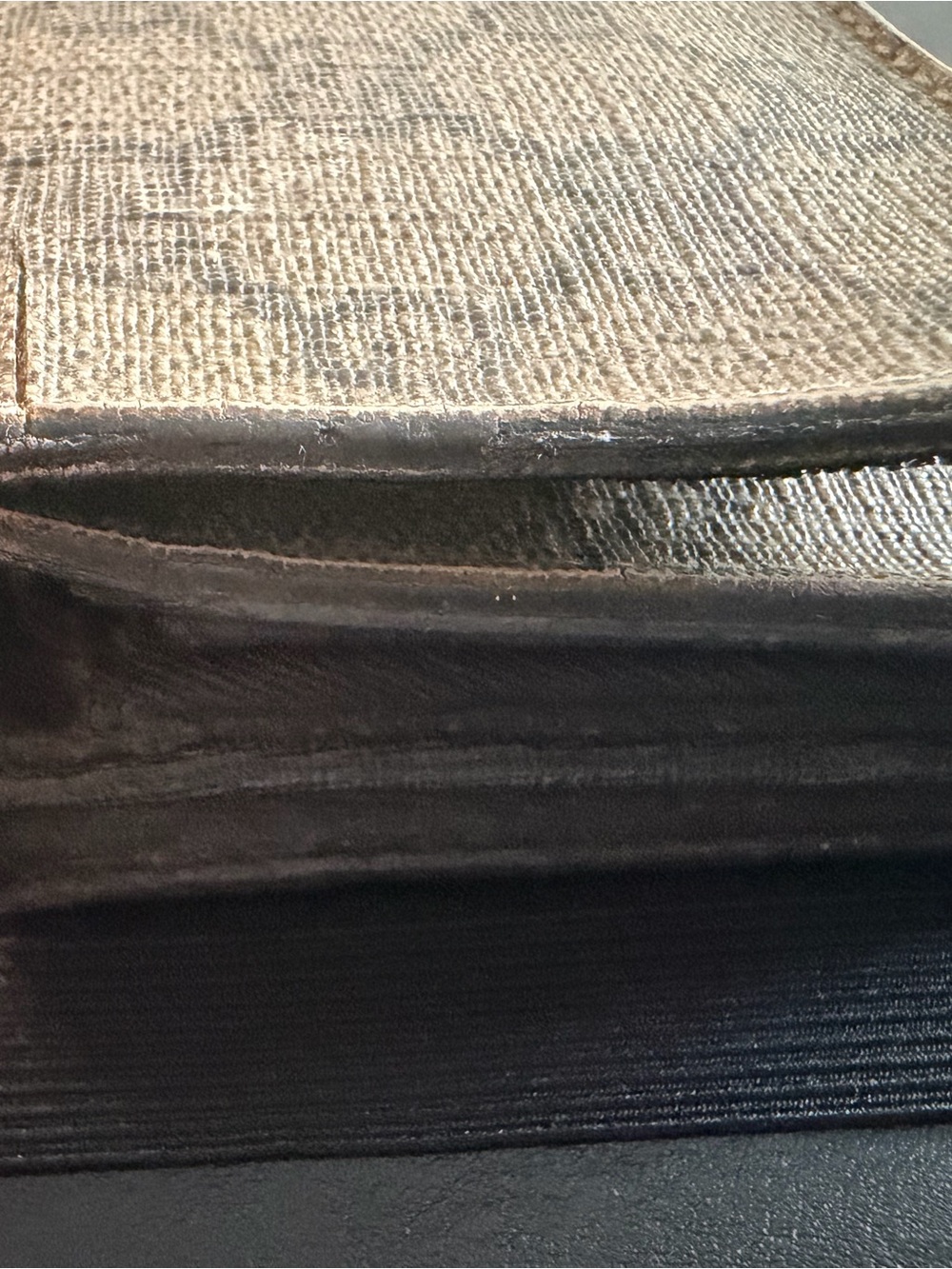 Gucci Wallet Monogram Canvas in Tan and Brown - Picture 2 of 7
